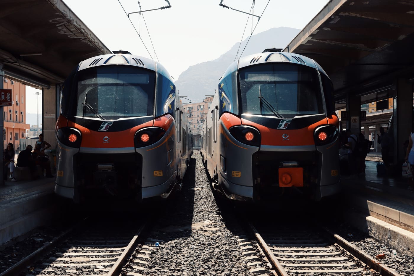 Regionalzüge am Bahnhof Palermo Centrale